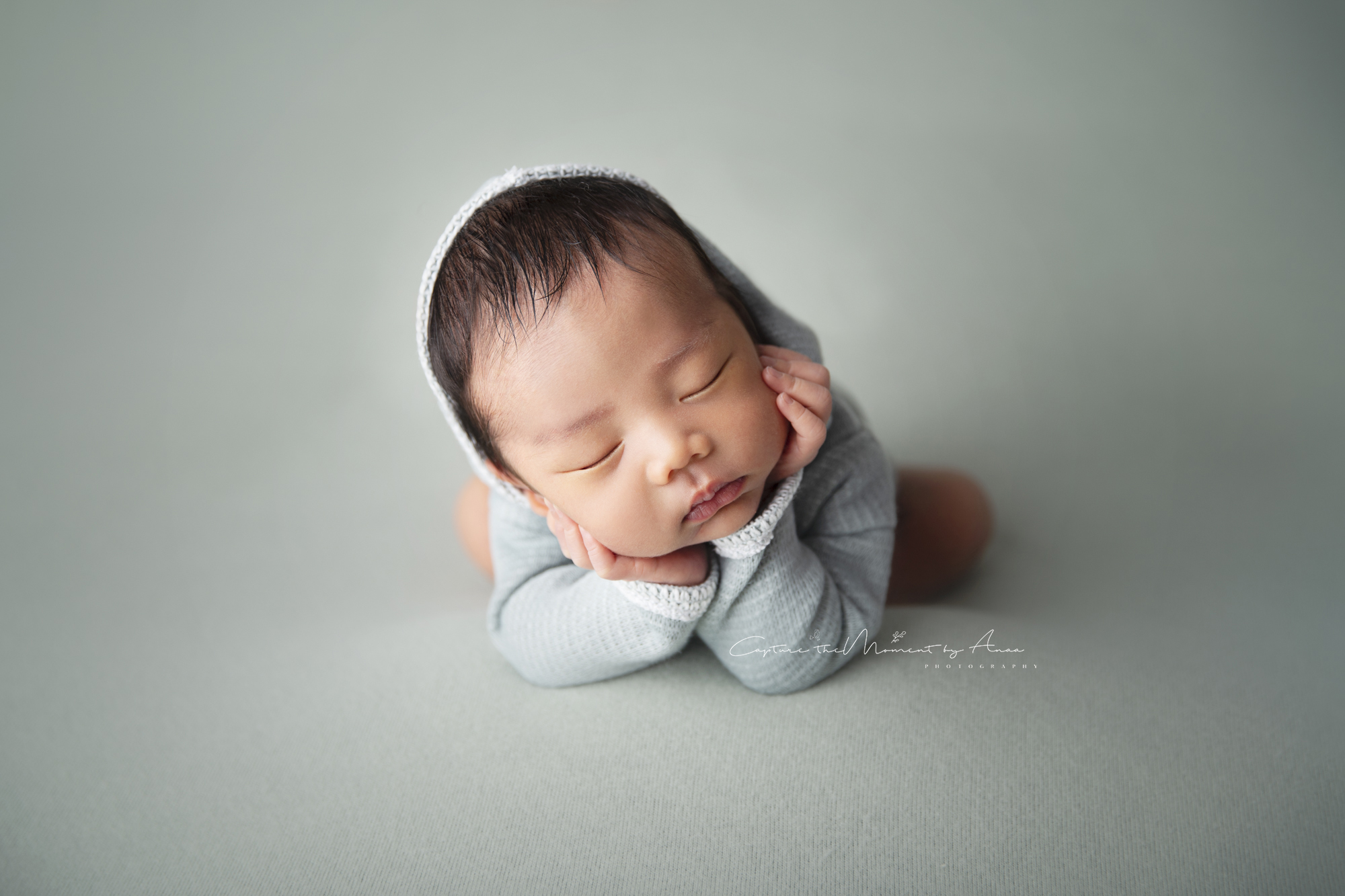 How To Do Tushy Up Pose For Newborn Photography - YouTube