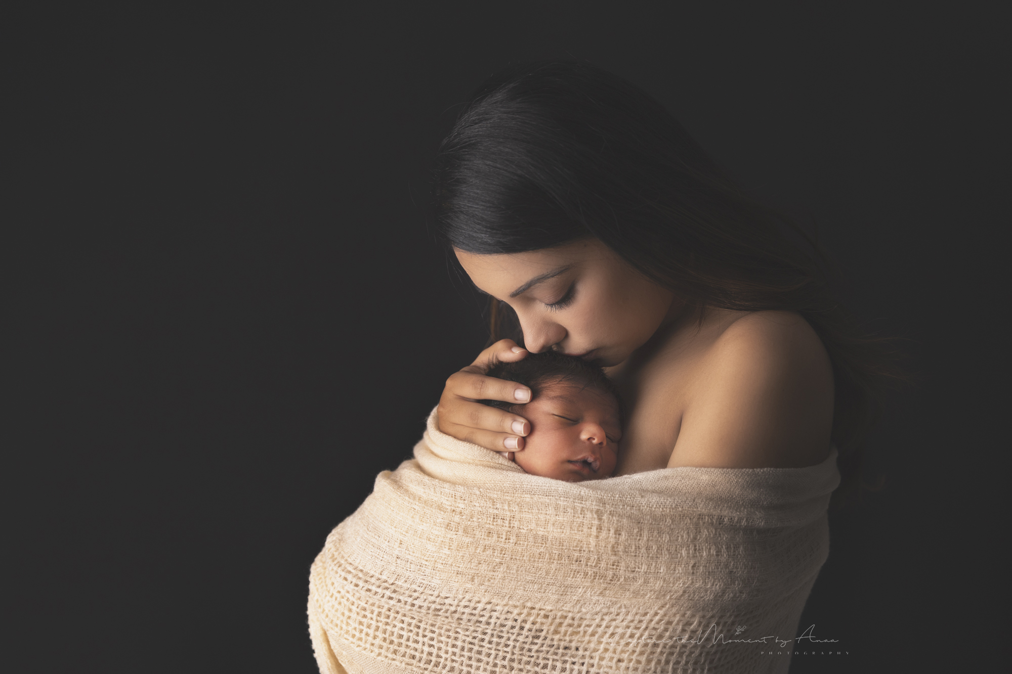 Newborn photos: How to get the best (and avoid the worst) - Mint Arrow